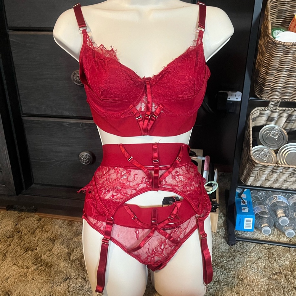 Elegant Red Lace Lingerie Set